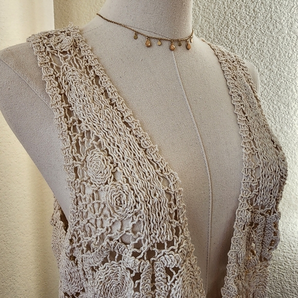 Fever vintage cream crochet lace vest. Size M nwt - Picture 8 of 9